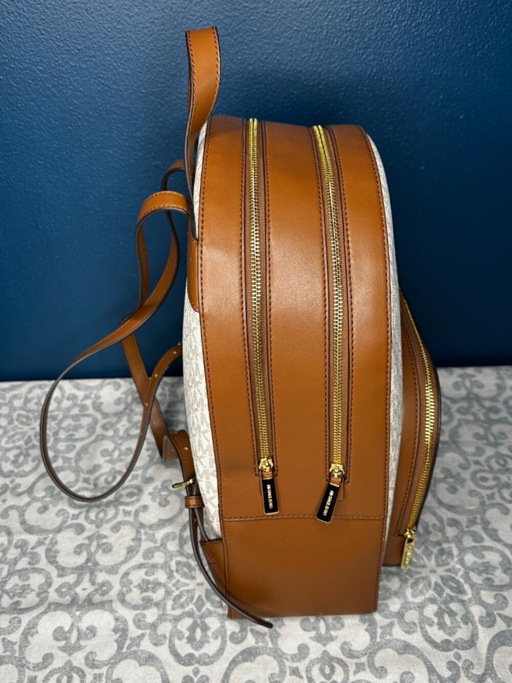 NWOT Michael Kors Large Jaycee Backpack in Vanilla with Gold Hardware - Picture 4 of 11